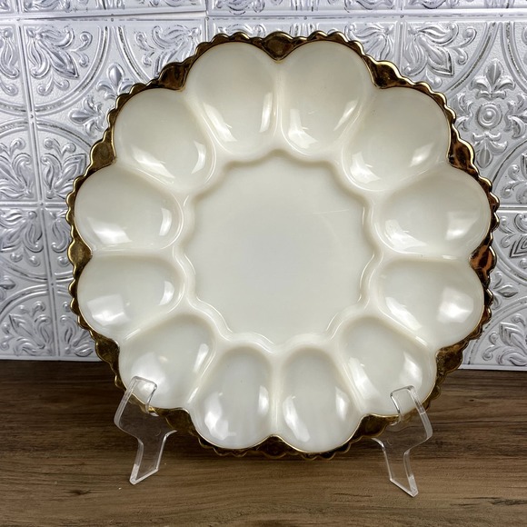 Golden Shell Deviled Egg Server Plate Anchor Hocking Milk Glass Gold Trim - Picture 2 of 10